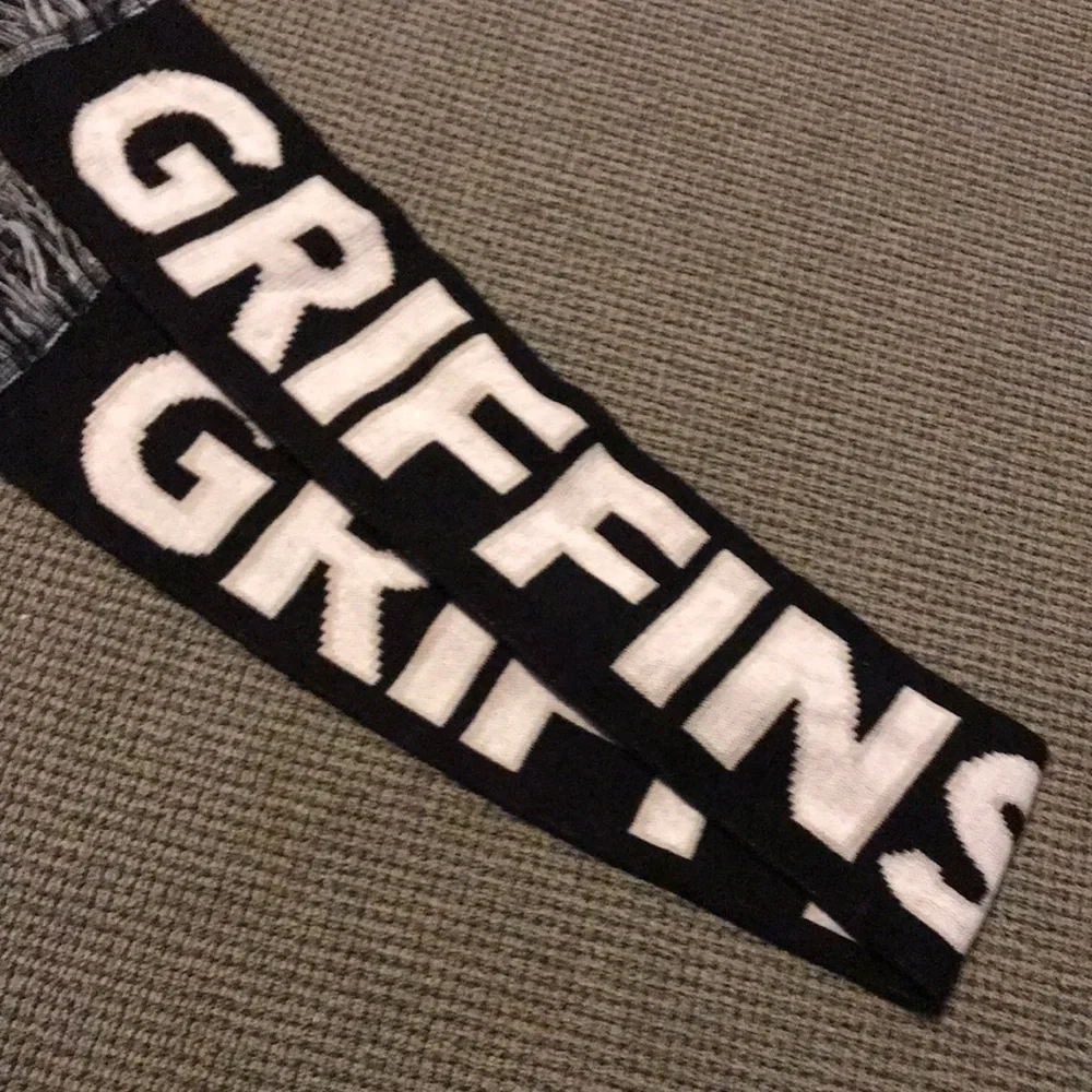 2018-19 GR Griffins Black and White‎ Team Scarf